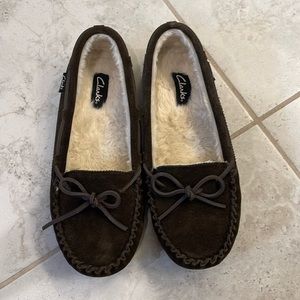 Clark’s slippers women’s size 11- only worn once